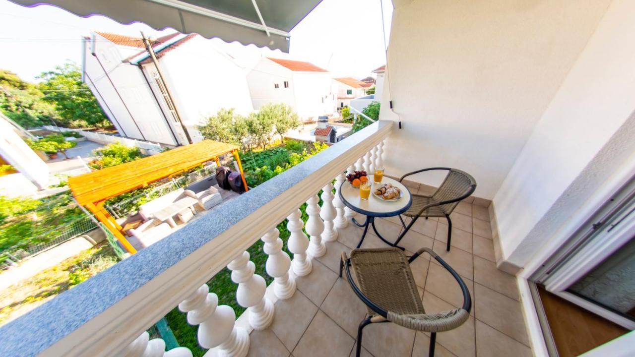 Apartments Curic Trogir Exterior foto