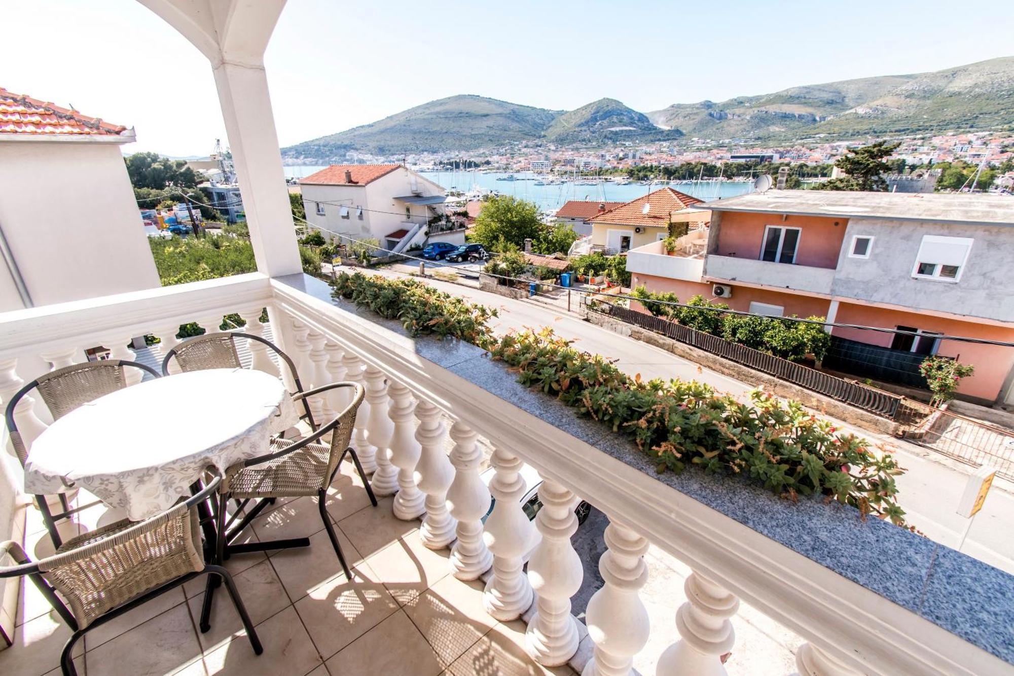 Apartments Curic Trogir Exterior foto